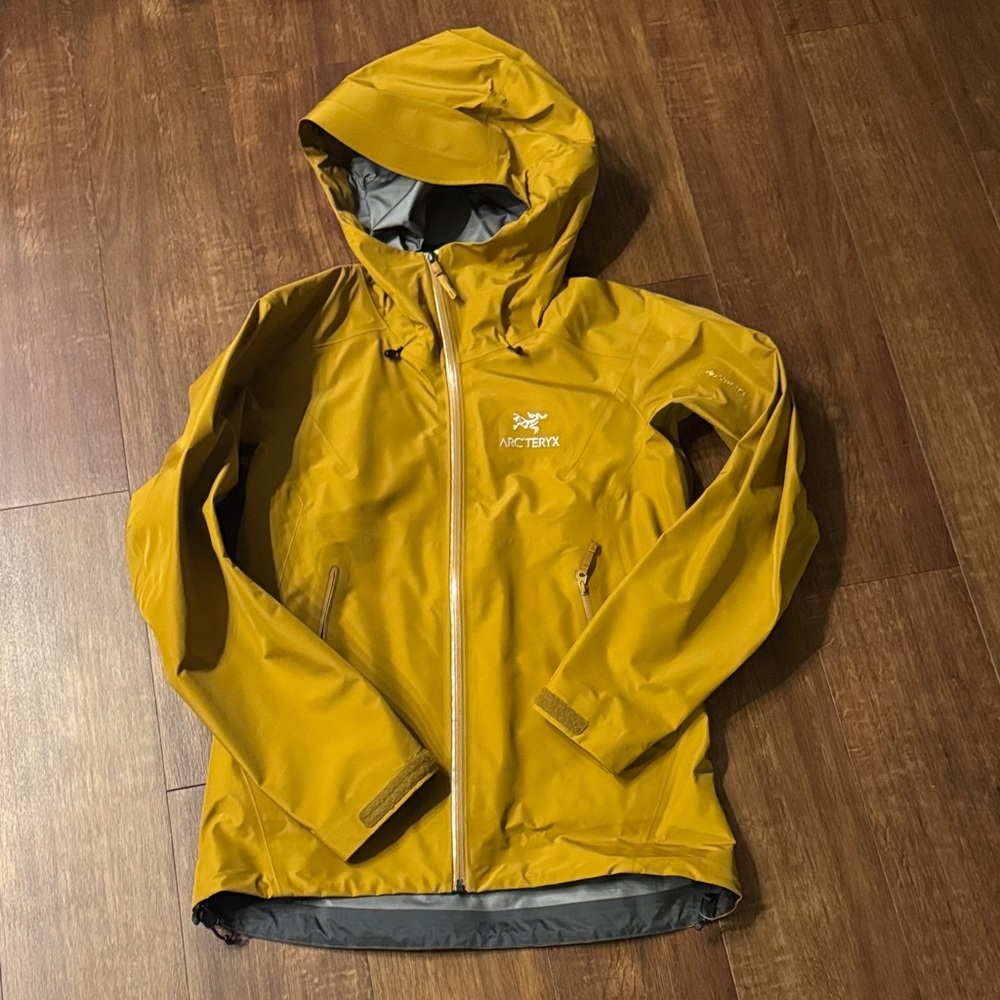 Arc'teryx women BETA LT Jacket Yukon (Mustard) XS gore-Tex
